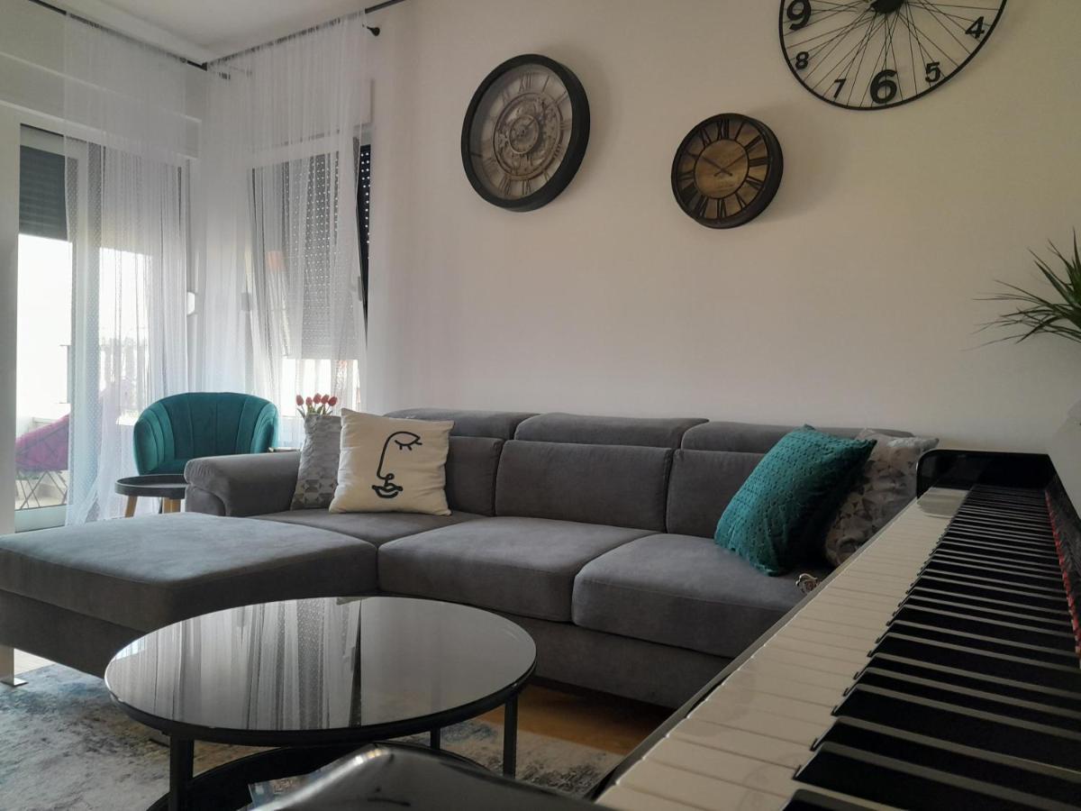 Piano Penthouse Apartment Zara Esterno foto