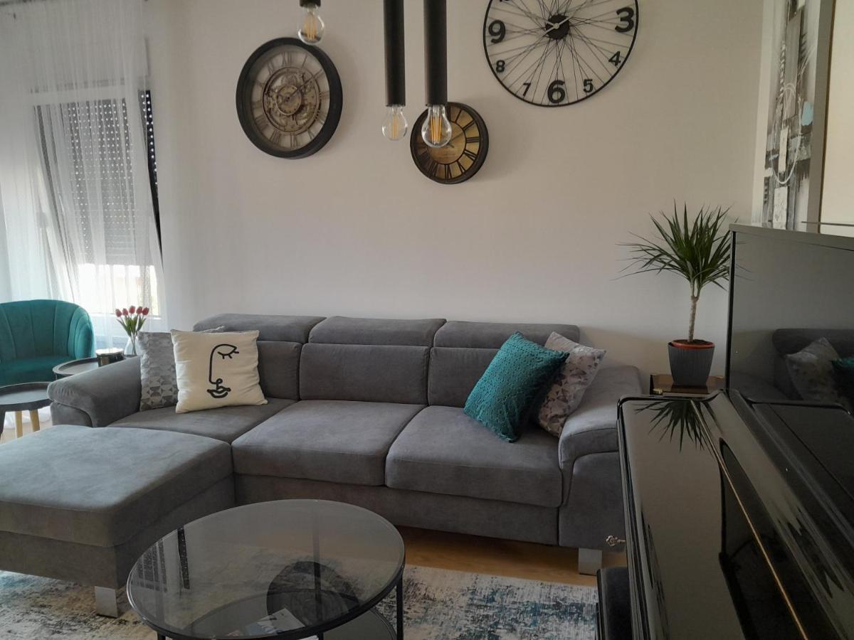 Piano Penthouse Apartment Zara Esterno foto